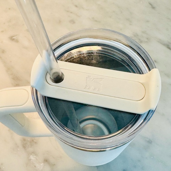 Stanley Quencher H2.0 Tumbler with Handle & Straw 40 oz | Cream - Picture 2 of 4